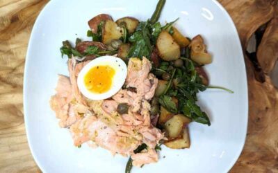 One-Pan Salmon Niçoise Salad with Potatoes and Green Beans