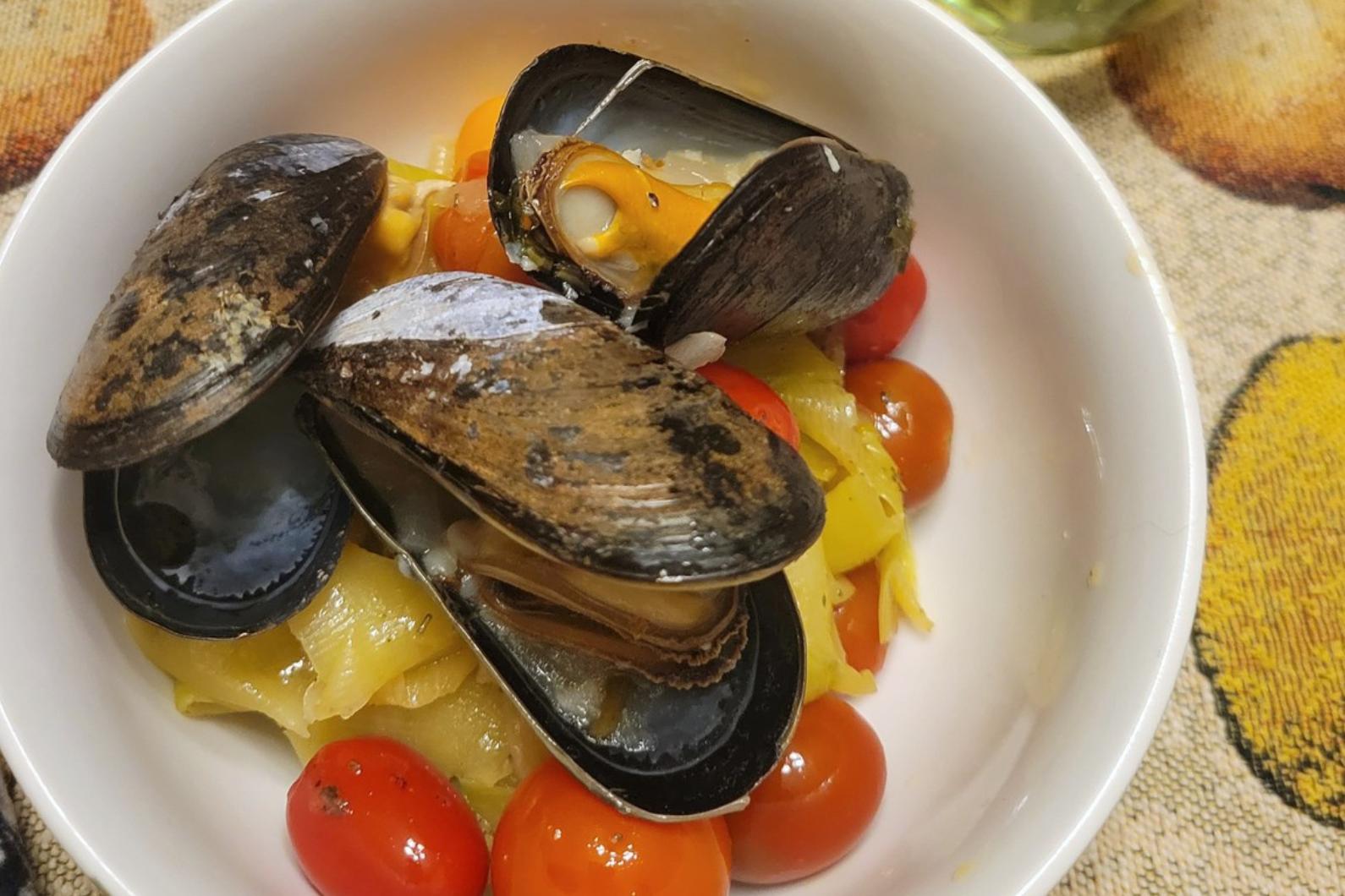 Zucchini Pasta with Mussels