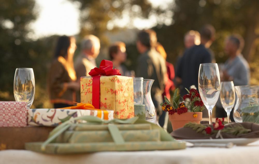 Prepare for a Sustainable Holiday Season with OPL’s Gathering and Gifting Challenge